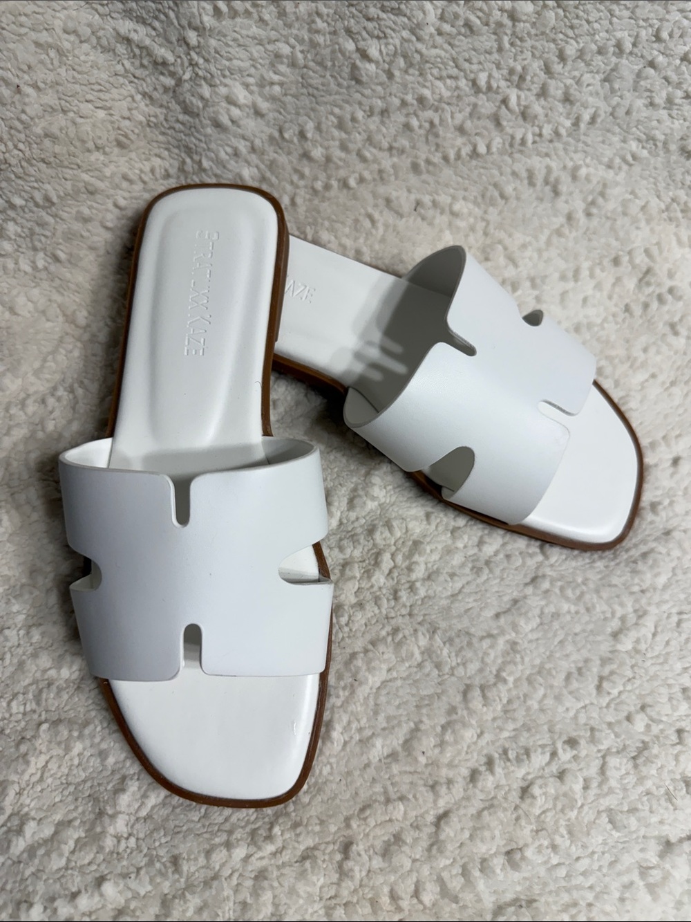 Stratuxx Kaze White Slide Sandals